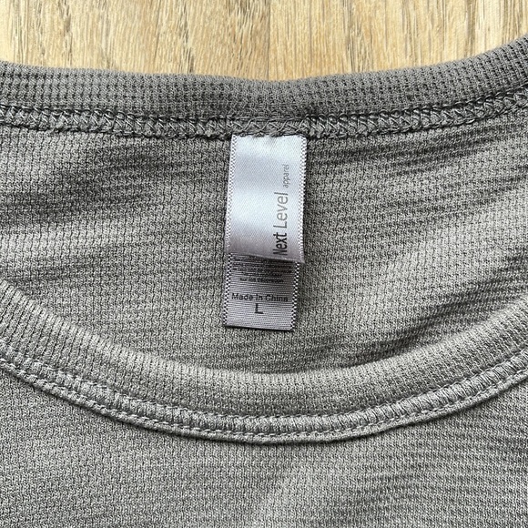 ♻️DONATED DEC. 2023♻️ 
Men’s NWOT grey long-sleeve waffle shirt size L - Picture 3 of 3